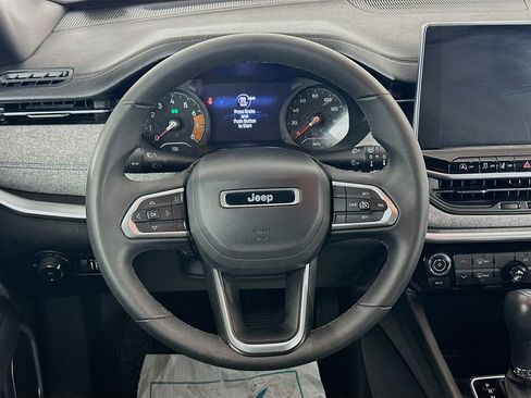 Used 2024 Jeep Compass Latitude AWD/4WD image 18
