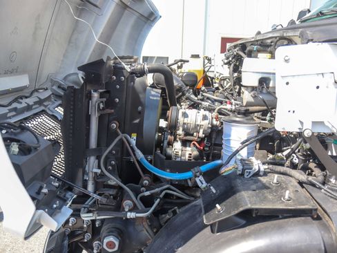 Used 2023 Ford F650 2WD Regular Cab Super Duty image 18