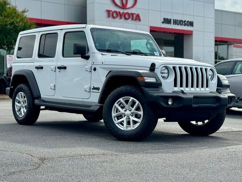 Used 2023 Jeep Wrangler Unlimited Sport w/ Sun And Sound Package AWD/4WD image 2