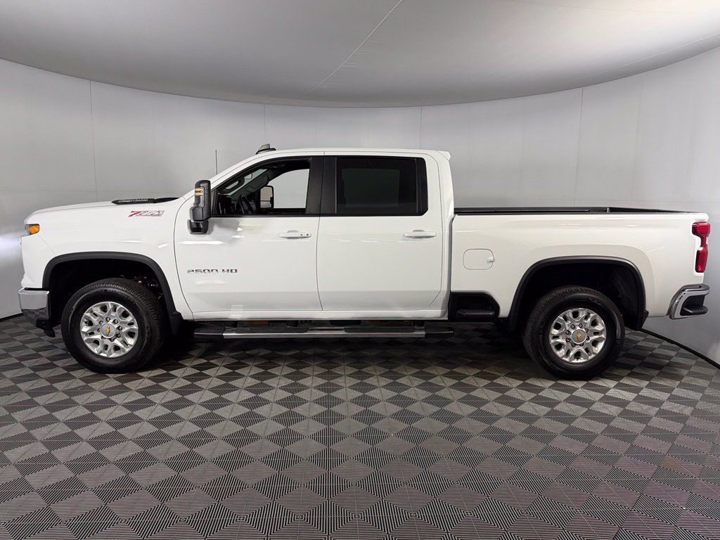 Used 2026 Chevrolet Silverado 2500 LT AWD/4WD image 11