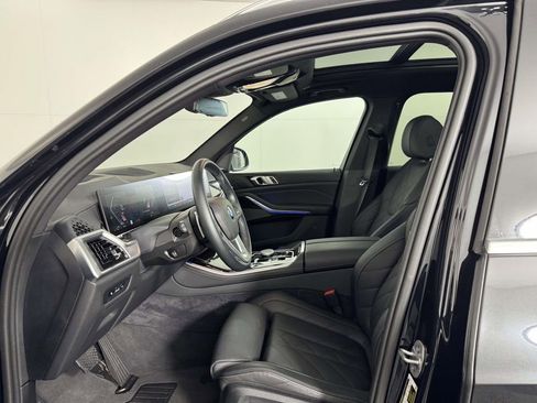 Used 2025 BMW X5 xDrive50e w/ Premium Package AWD/4WD image 4