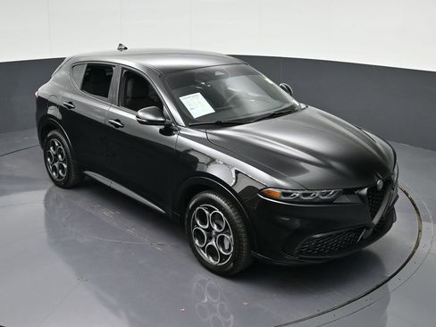Used 2025 Alfa Romeo Tonale AWD/4WD image 27