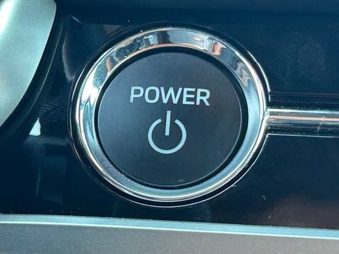 Used 2025 Mitsubishi Outlander 4WD Plug-In Hybrid image 20