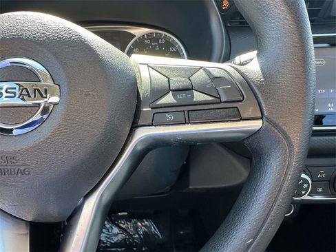 Used 2021 Nissan Kicks S image 13