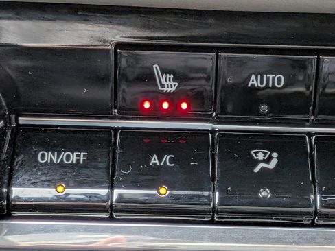 Used 2025 Chevrolet Equinox LT w/ Convenience Package II AWD/4WD image 21