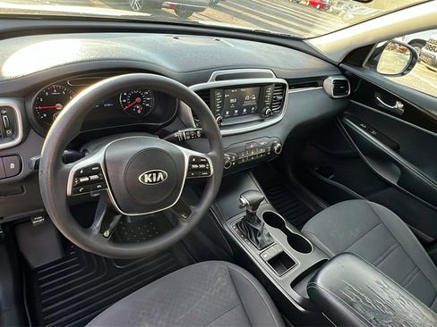Used 2019 Kia Sorento L image 19