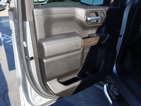 Used 2021 Chevrolet Silverado 1500 LT AWD/4WD image 18