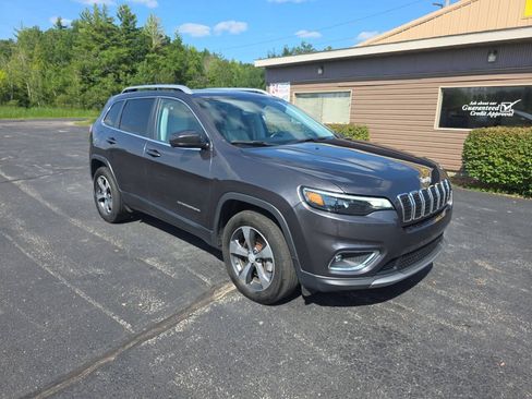 Used 2019 Jeep Cherokee Limited w/ Trailer Tow Group AWD/4WD image 4