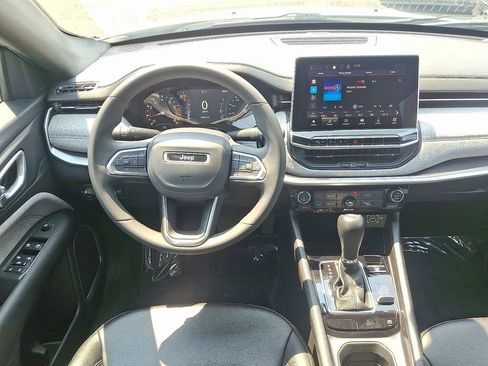Used 2024 Jeep Compass Latitude AWD/4WD image 12