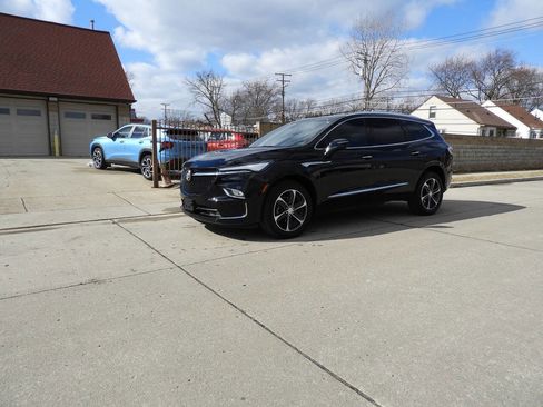 Used 2022 Buick Enclave Essence w/ Experience Buick Package image 6