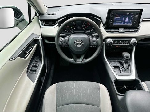 Used 2022 Toyota RAV4 XLE w/ Convenience Package FWD image 25