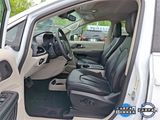 Used 2023 Chrysler Pacifica Touring-L image 3