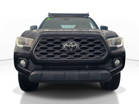 Used 2022 Toyota Tacoma TRD Off-Road w/ Technology Package RWD image 2