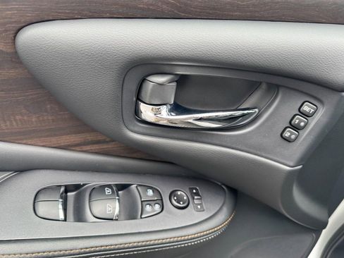 Used 2024 Nissan Murano Platinum image 16