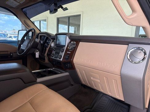 Used 2014 Ford F250 Lariat w/ Lariat Ultimate Package AWD/4WD image 27