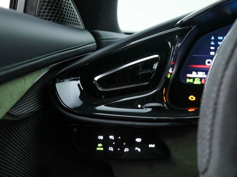 Certified 2025 Ferrari 12Cilindri image 39