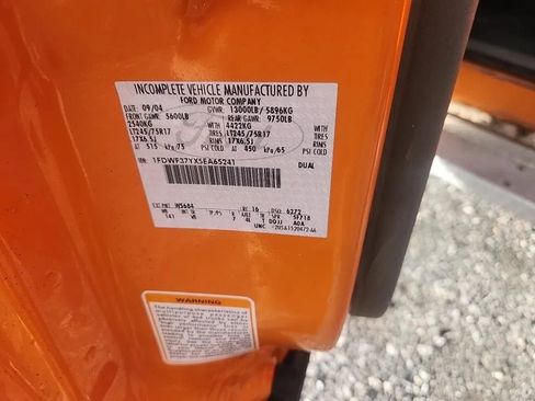 Used 2005 Ford F350 4x4 Regular Cab DRW Super Duty image 11