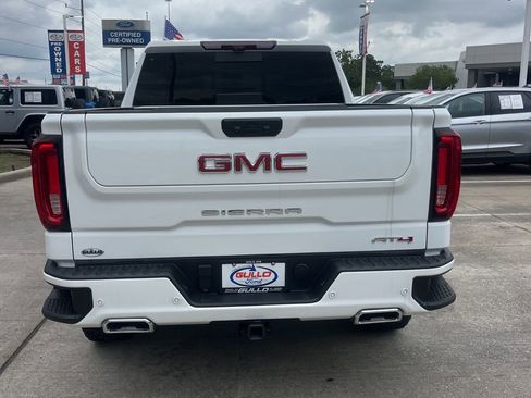 Used 2024 GMC Sierra 1500 AT4 w/ Technology Package AWD/4WD image 8