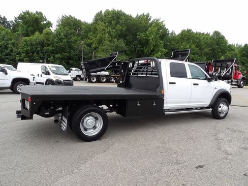 Used 2024 RAM 5500 Tradesman w/ Chrome Appearance Group AWD/4WD image 8