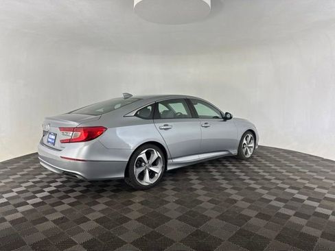 Used 2018 Honda Accord Touring image 7