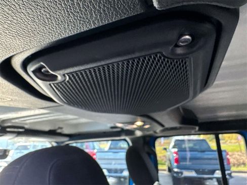 Used 2021 Jeep Gladiator Willys image 13