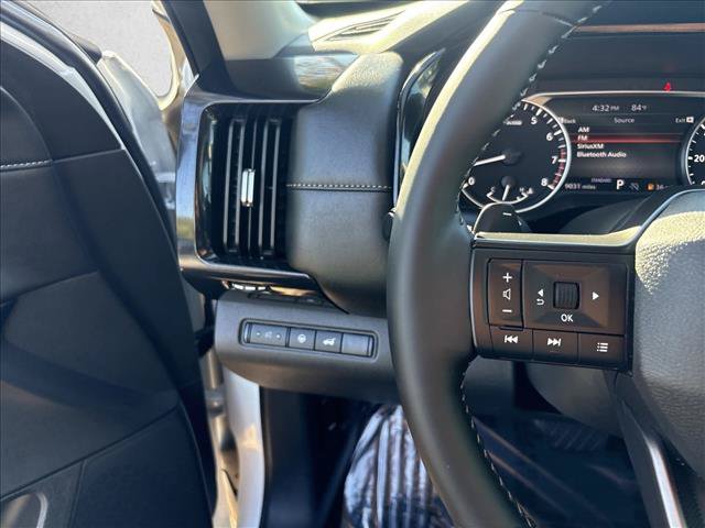 Used 2026 Nissan Pathfinder SV FWD image 18