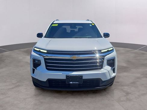 Used 2026 Chevrolet Traverse LT AWD/4WD image 2