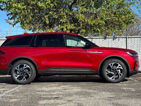 New 2026 Lincoln Nautilus Premier w/ Jet Appearance Package AWD/4WD image 3