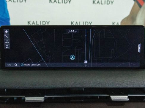 Used 2022 Genesis GV70 2.5T w/ Advanced Package AWD/4WD image 5