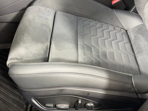 Used 2022 Audi e-tron GT Premium Plus image 14