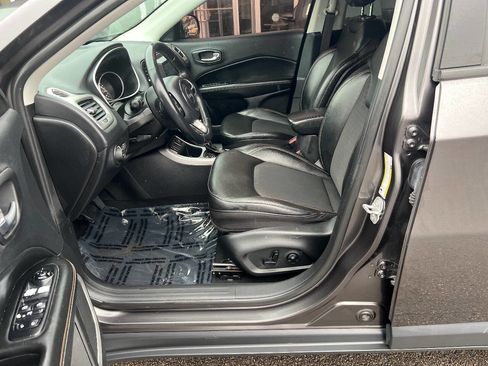 Used 2019 Jeep Compass Latitude w/ Popular Equipment Group image 19