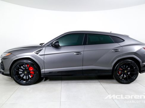 Used 2022 Lamborghini Urus AWD/4WD image 5