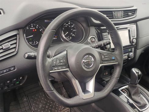 Used 2019 Nissan Rogue SL w/ Premium Package image 13