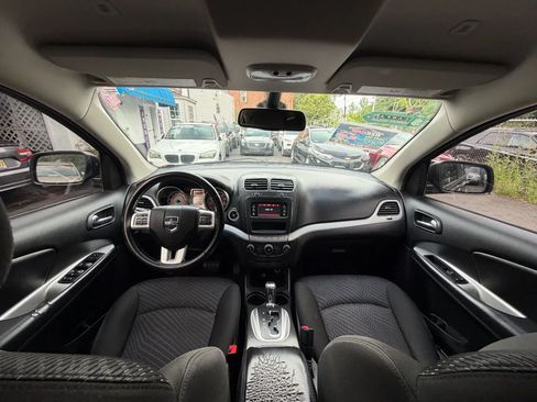 Used 2019 Dodge Journey SE w/ Connectivity Group FWD image 39