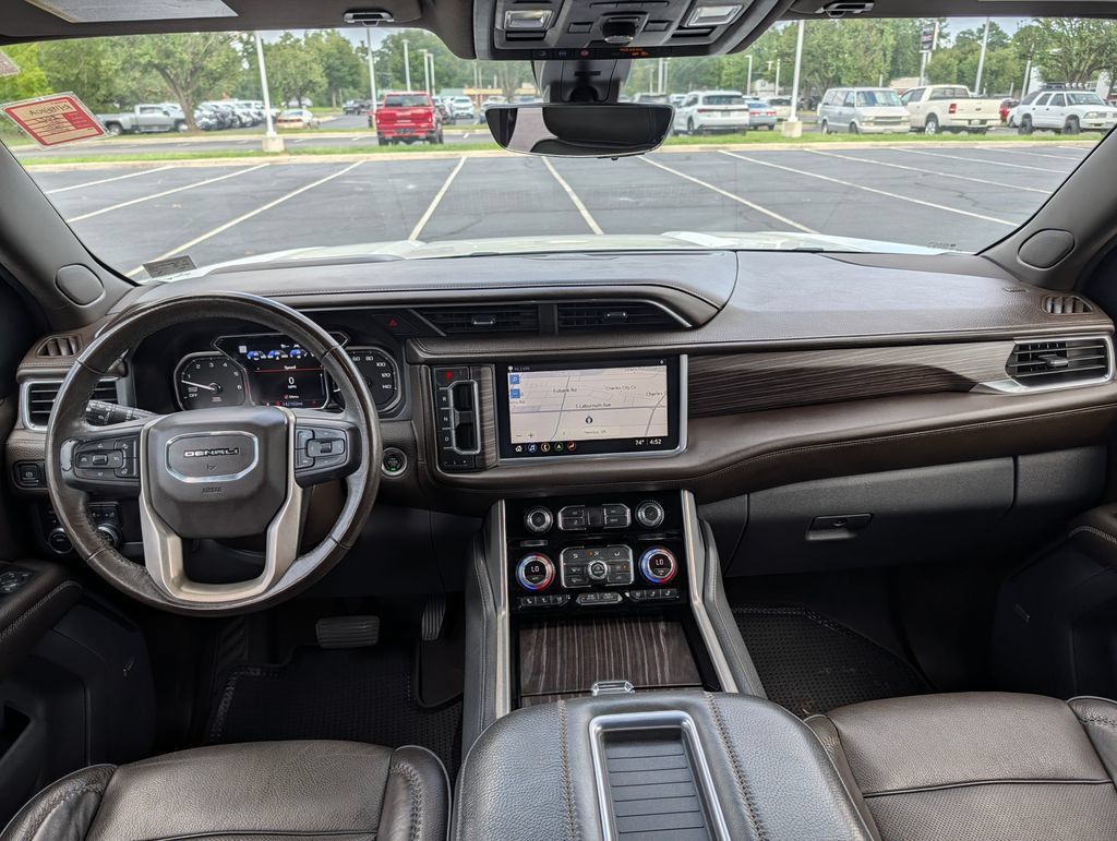 Used 2021 GMC Yukon Denali w/ Denali Premium Package AWD/4WD image 2