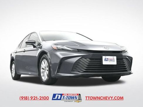 Used 2025 Toyota Camry LE FWD image 48