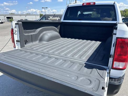 Used 2019 RAM 1500 Tradesman w/ Popular Equipment Group AWD/4WD image 17