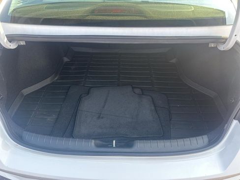 Used 2023 Hyundai Elantra Limited w/ Cargo Package image 23