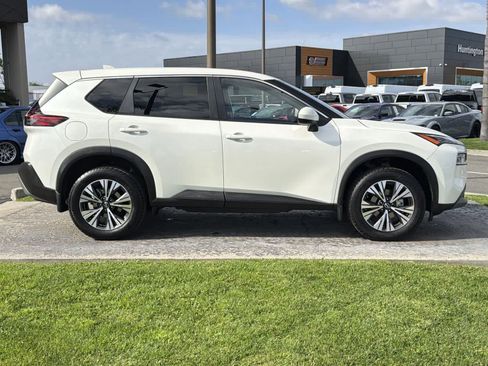 Used 2023 Nissan Rogue SV image 7