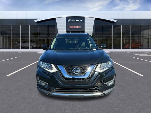 Used 2017 Nissan Rogue SV image 8