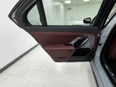 Used 2023 BMW 760i xDrive w/ Executive Package image 12