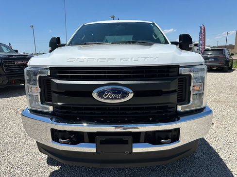 Used 2019 Ford F250 XL w/ Power Equipment Group AWD/4WD image 3