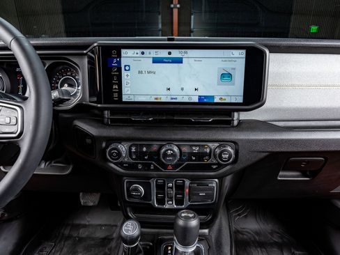 Used 2025 Jeep Wrangler Sport S image 23