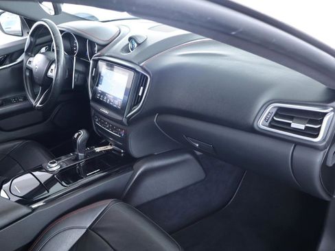 Used 2017 Maserati Ghibli S image 43