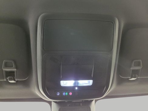 Used 2025 Chevrolet Equinox LT image 18