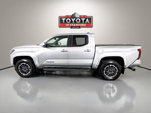 Certified 2024 Toyota Tacoma TRD Sport w/ TRD Sport Upgrade Package AWD/4WD image 4