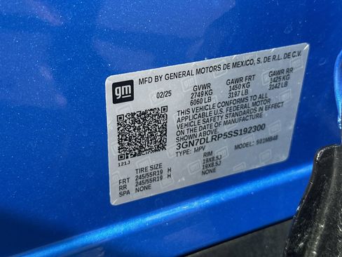 Used 2025 Chevrolet Equinox EV LT w/ Convenience Package FWD image 35