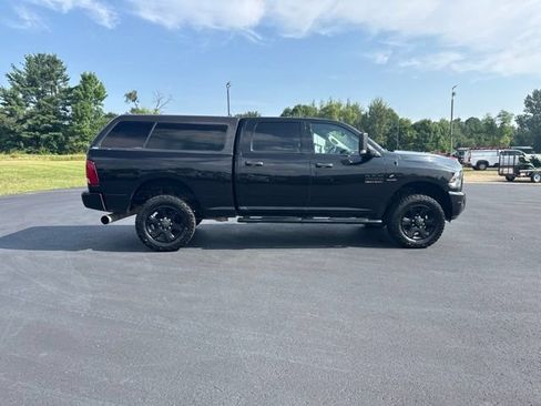 Used 2018 RAM 2500 SLT w/ Black Appearance Group AWD/4WD image 7
