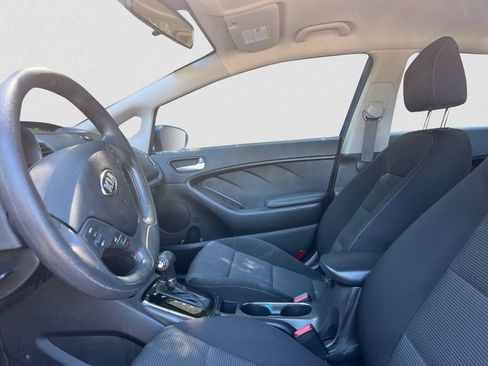 Used 2017 Kia Forte LX FWD image 9