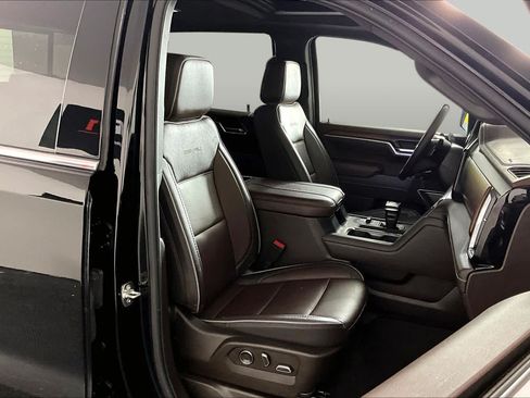 Used 2025 GMC Sierra 1500 Denali w/ Denali Reserve Package AWD/4WD image 9